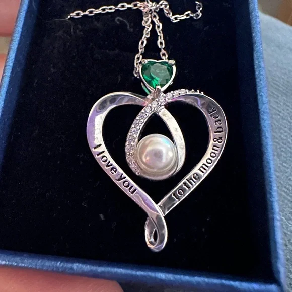 Elda &Co sterling Silver Heart Necklace .925 with Love you to the moon and back - Picture 2 of 6